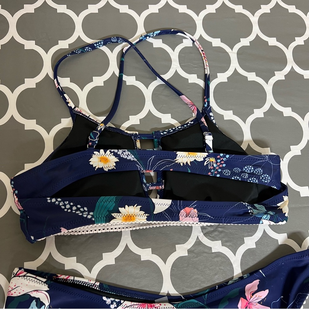 Cupshe Bikini Bathingsuit Womens XL Blue Floral Swimsuit Cutout Two Piece - Picture 9 of 15